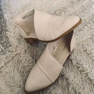 Universal Thread Target Cut Out Boots Size 7 WIDE